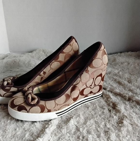 Coach. Brown Wedge Shoes Size 8m Style#F0007/J07 - Picture 4 of 9